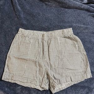 Old Navy 3” Linen Blend Shorts EUC Medium